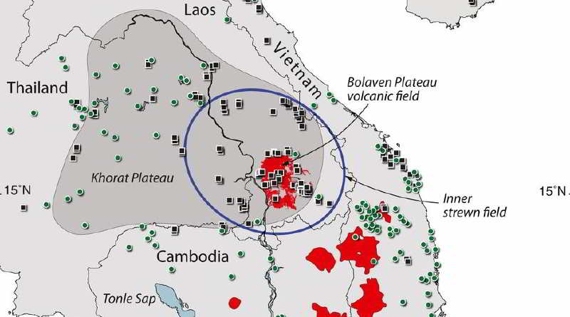 Laos Bolaven Platosu Krater Bulundu