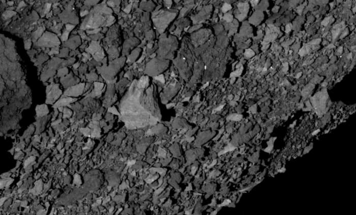 Bennu isimli asteroitin yüzeyinin görünümü